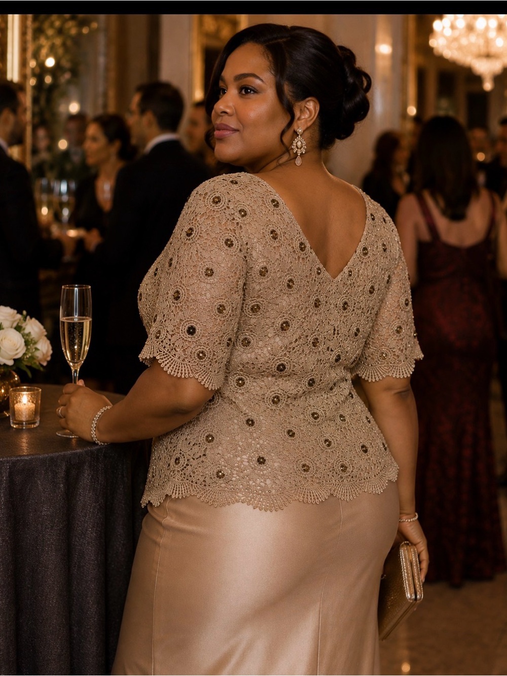 Watters and Watters Gold Lace Cocktail Champagne Top Plus 20